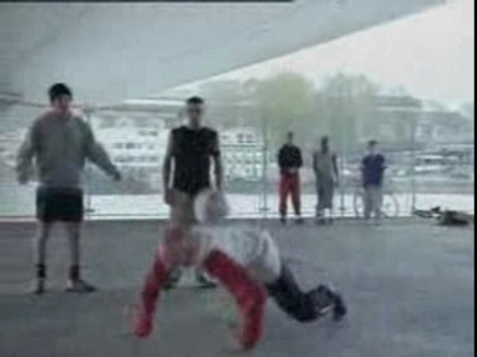 Videos - Nike - Ronaldinho X Stickman