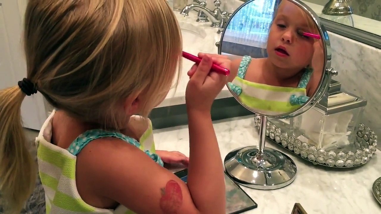 Alexandra'S Kids Make-Up Tutorial