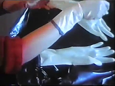 latex gloves love ! woman: i put the latex gloves !!