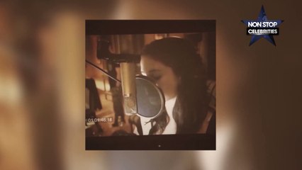 Selena Gomez repart en studio avant la sortie de son album et se filme