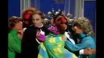 CHARLES AZNAVOUR – „The Old Fashioned Way“ , dancing with Muppets (HD)