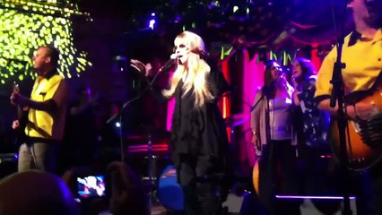 Stevie Nicks ft. Deer Tick - Rhiannon