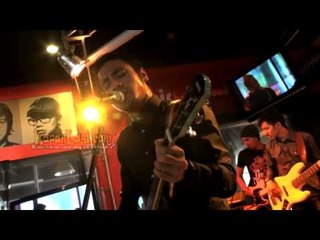 Ello Bukan Cowok Romantis!