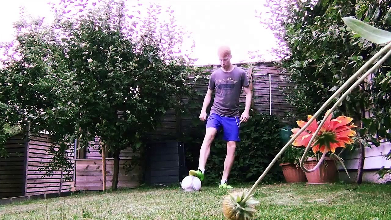 Knee AKKA Tutorial basic  Football freestyle MarcusFreestyle