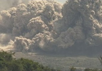 Sinabung Eruption Sends Pyroclastic Flow Hurtling Down Mountainside