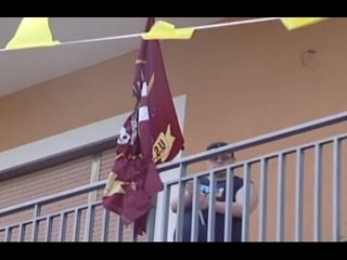 Nocera (SA) - Bruciata a ragazzo down una bandiera della Salernitana (18.06.15)