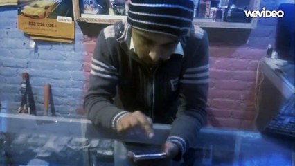 white people use the note 2 galaxy_copy