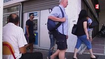 Inquiétés par l'absence d'accord à Bruxelles, les Grecs retirent leur argent des banques