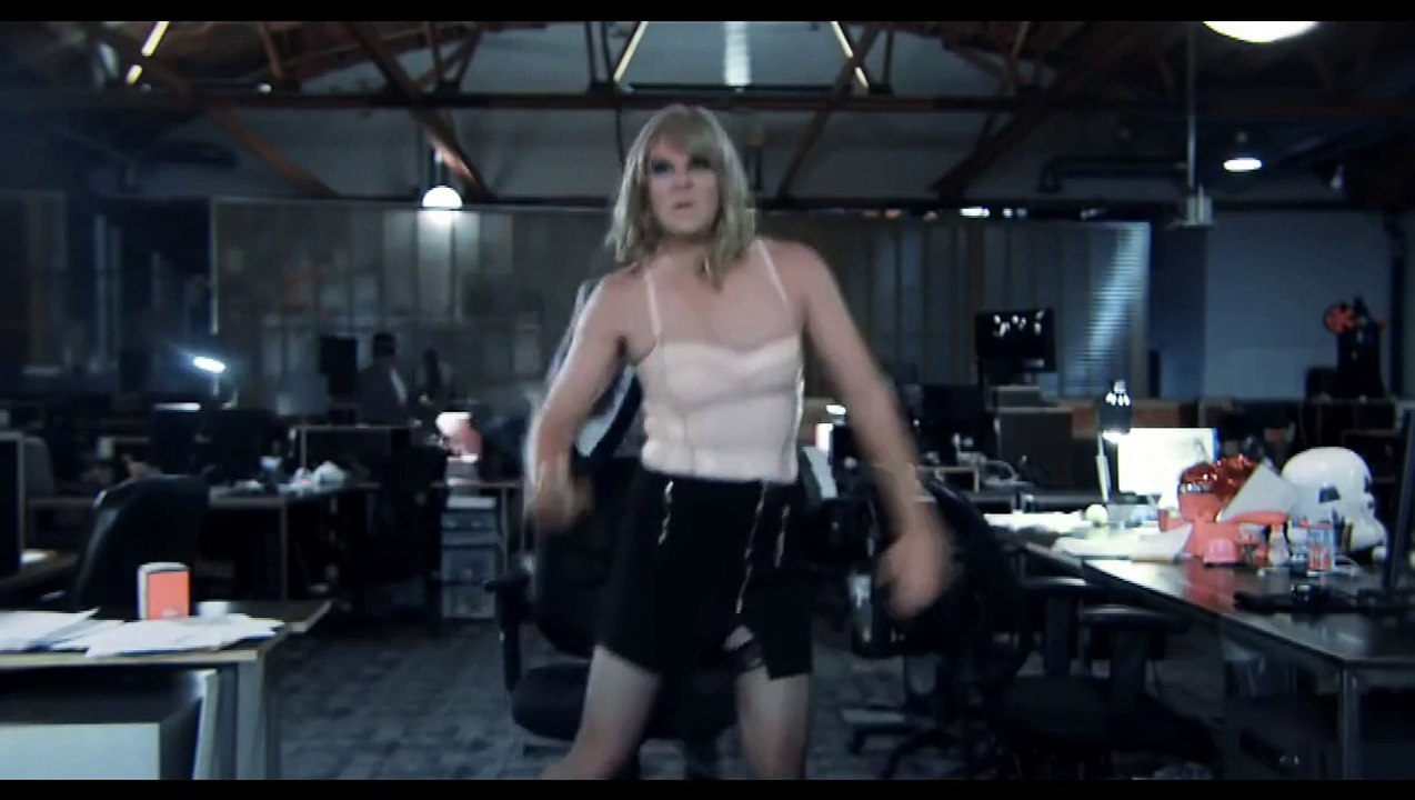 Taylor Swift ft. Kendrick Lamar - "Bad Blood" PARODIA (Bart Baker subtitulado al español)