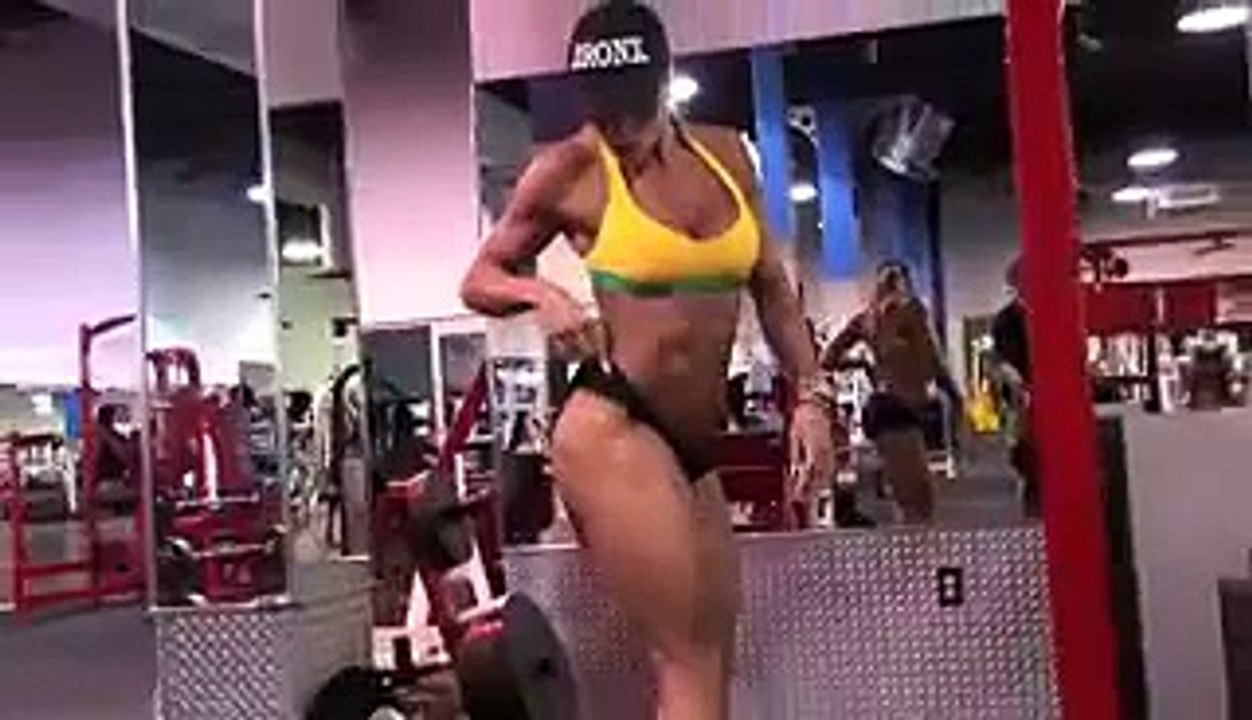 LARISSA REIS WORKOUT
