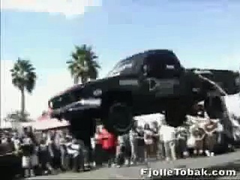 High jumping car!!
