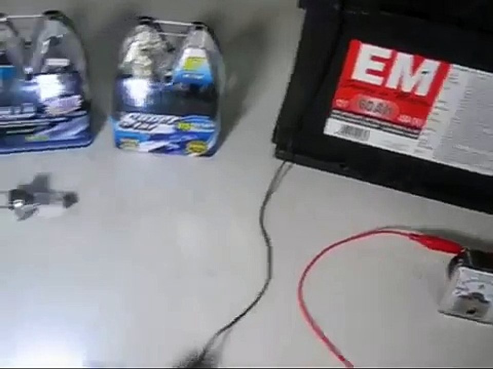 Prova  consumo lampada a led e tradizionale.