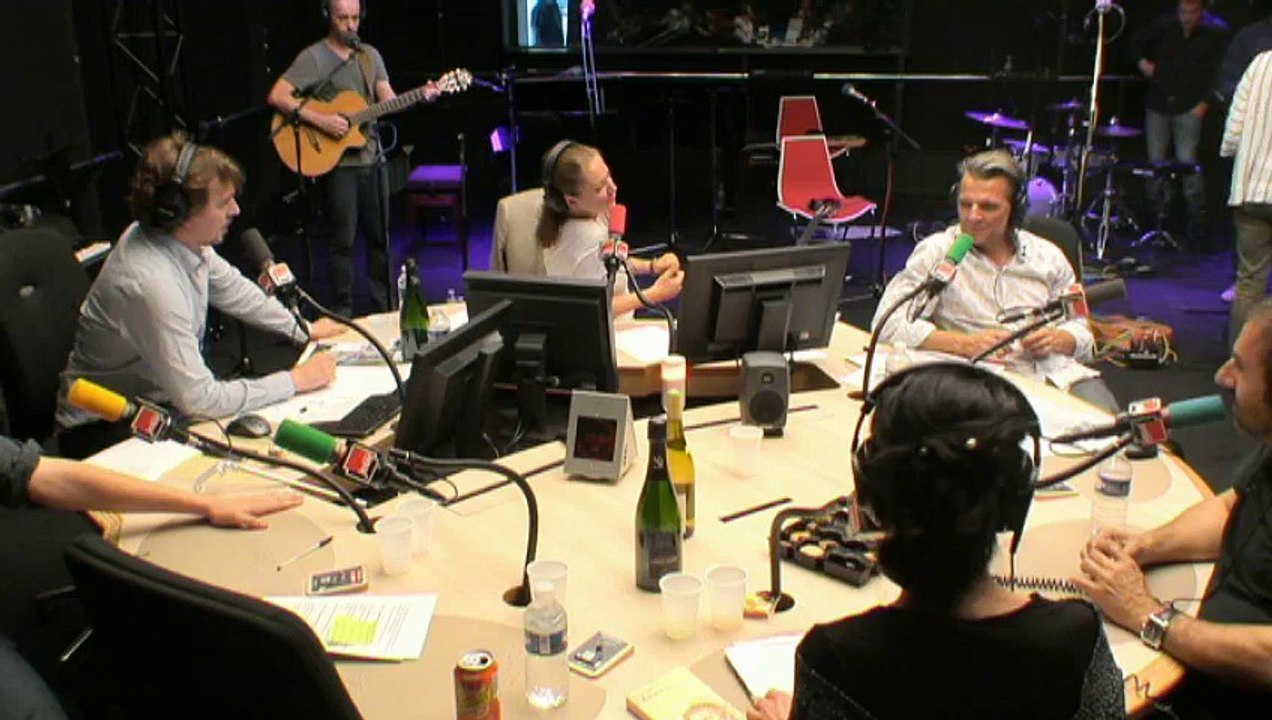 "La musique est un bruit qui vient de l'extérieur" : Frédéric Fromet chante la Fête de la musique