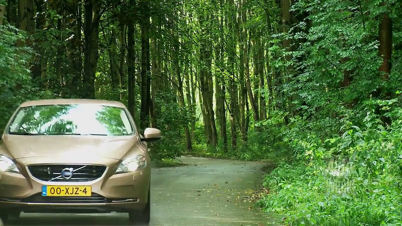 Volvo V40 vs. Ford Focus