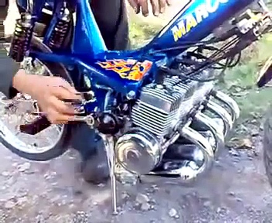 4 Silindirli Bir Mobilet Ve Ses !.mp4