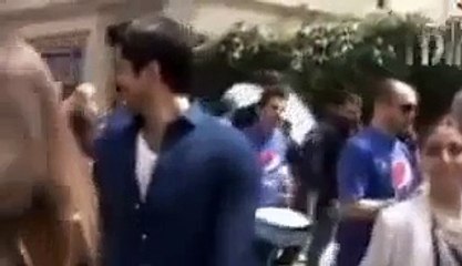 Burak Özçivit -İstiklal Caddesi'nde "Sevdiğini Söyle Yürüyüşü" Yapıldı: