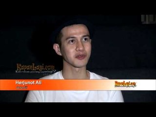 Nge DJ Dan Main Film, Mana Yang Lebih Menarik Bagi Herjunot?
