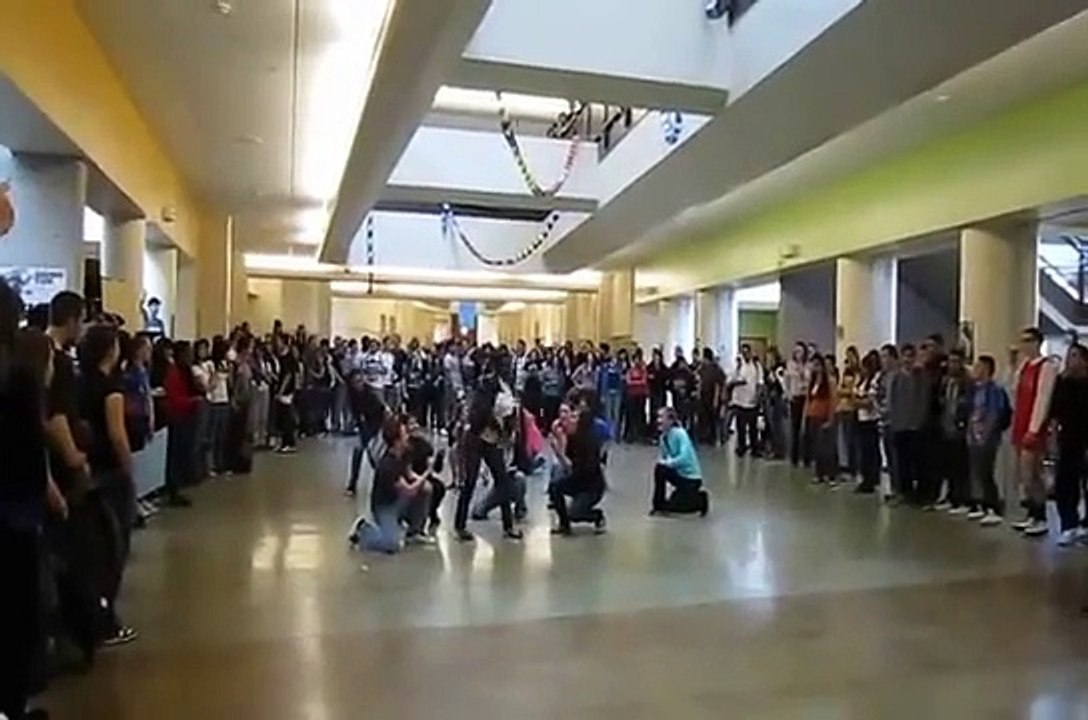 Flash Mob to I Gotta Feeling- Black Eyed Peas