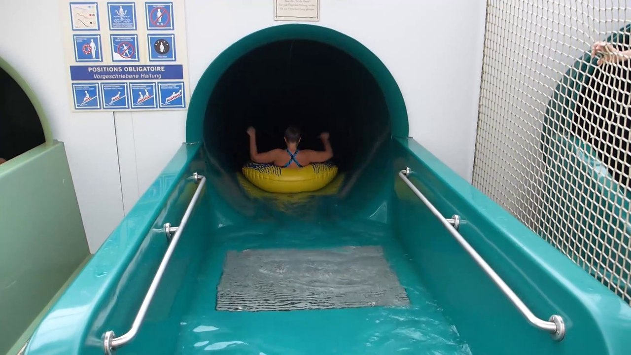 Center Parcs Les Trois Forets Hattigny - Super Bowl Reifen-Trichterrutsche Onride