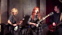 I Saw Her Standing There - MonaLisa Twins (The Beatles Cover) live!