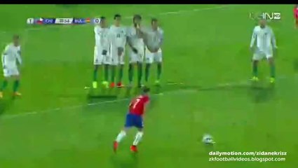 Alexis Sánchez Fantastic Free-kick Hits the Post - Chile v. Bolivia 19.06.2015