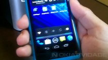 Nokia N9 rodando Android Ice Cream Sandwich (NITDroid)
