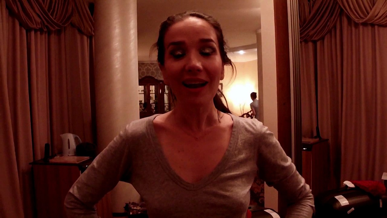 Natalia Oreiro . Saludo para Venenosos desde Rusia . Fans Club Oficial Internacional (2014)