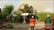 17.05.2010 Wohnhaus steht in Flammen in Bad Nenndorf OT Riehe