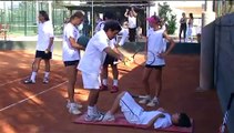 MOmentos de Vilas en su Guillermo Vilas Tennis Academy de Mallorca