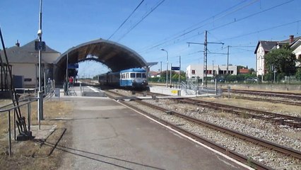 X2800 en gare de Pamiers (09)
