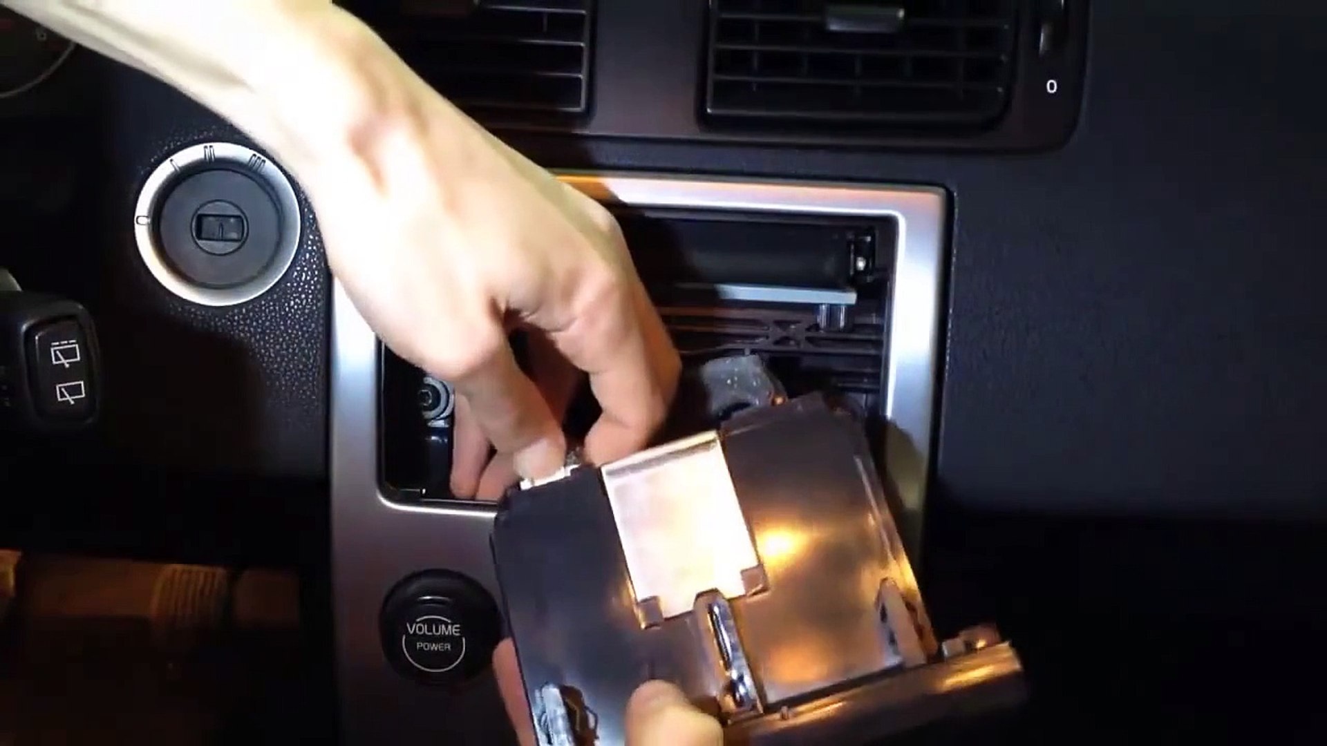 Jak Zdemontować Konsolę Centralną W Volvo C30 S40 V50 C70 (Wodospad Deska Rozdzielcza Tuning - Video Dailymotion