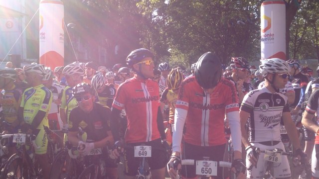1 500 cyclistes au départ de la Bernard Hinault