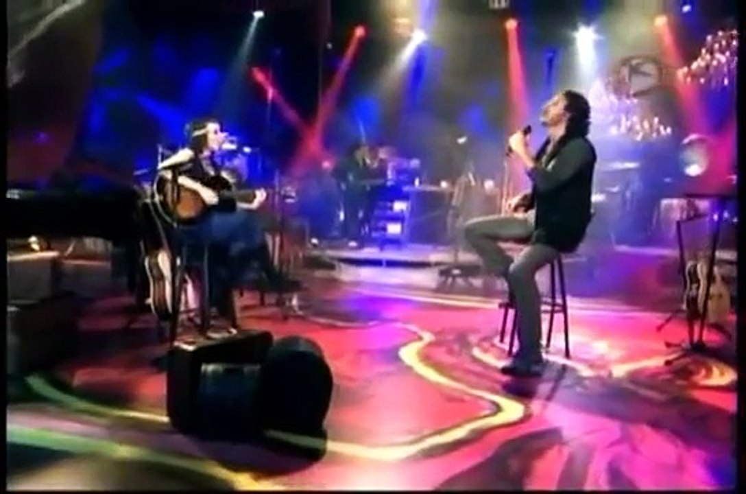 Ricardo Arjona con Gaby Moreno - Fuiste Tú- (Independiente 2011).wmv