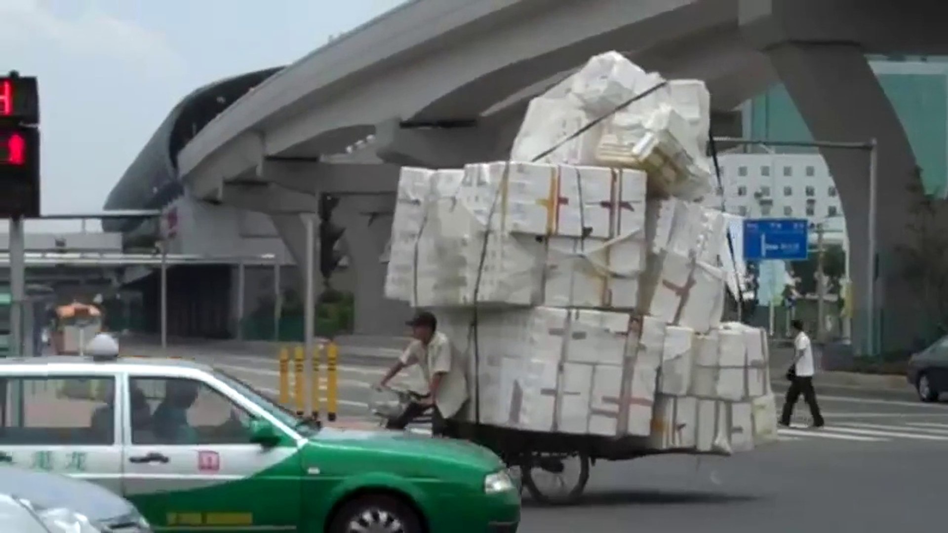 37 Of The Most Overloaded Vehicles Ever