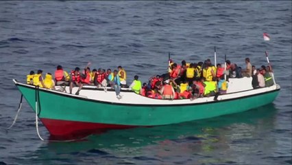 إندونيسيا تتهم أستراليا بدفع أموال لإعادة قوارب المهاجرين