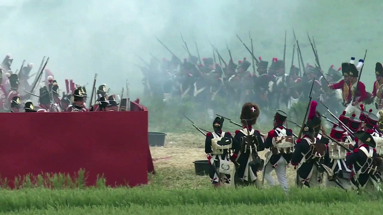 Tausende spielen Schlacht von Waterloo nach