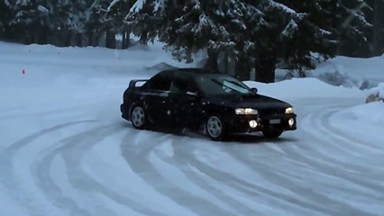 スバルとbmwが雪道でドリフトしまくる Subaru Bmw Snow Drifting Video Dailymotion