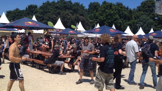 Pause déjeuner au Hellfest