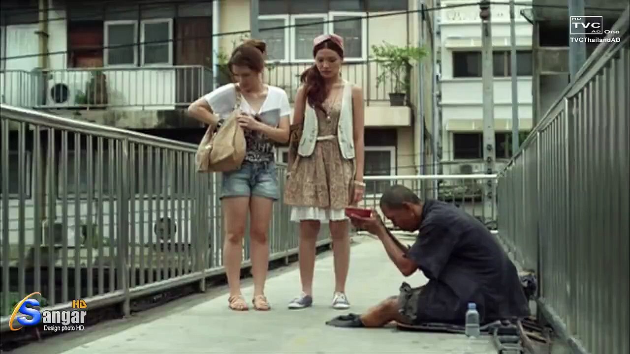 Careful who you give money on the street Hd Video