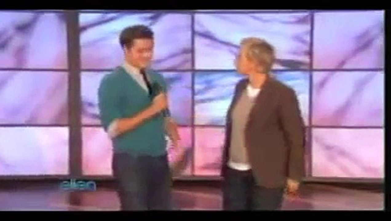 Nick Pitera "A Whole New World" on Ellen (High Quality)