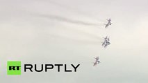 Sharp maneuvers: Air Force fighters scorch through sky at Army-2015 military expo