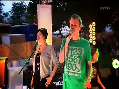 Just Jack starz in their Eyes acoustic live overtones