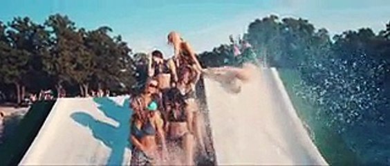 Royal Flush - The most amazing super slide in the world ! - vidéo