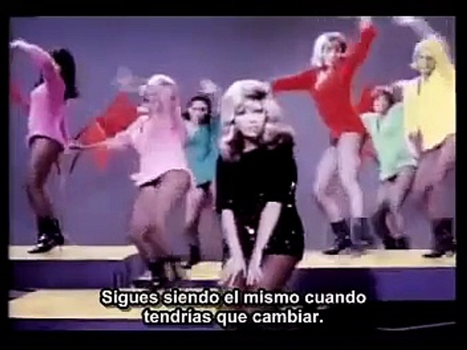 Nancy Sinatra - These Boots Are Made For Walking (subtitulado por Chipi)