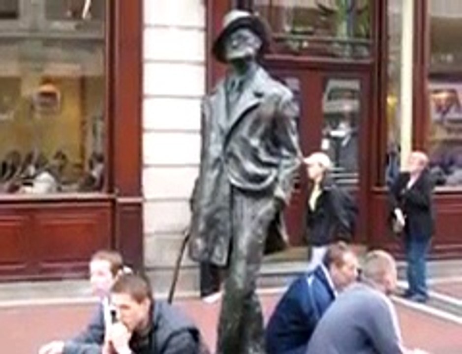 The Pogues - Thousands Are Sailing