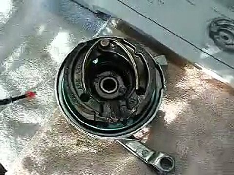 2-HONDA ELITE FRONT DRUM BRAKES REPLACE AND ADJUST