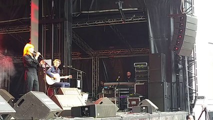 Tendance Live : moment d'intimité entre Axelle et le public