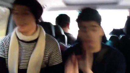 Zayn Malik and Louis Tomlinson dancing in the car