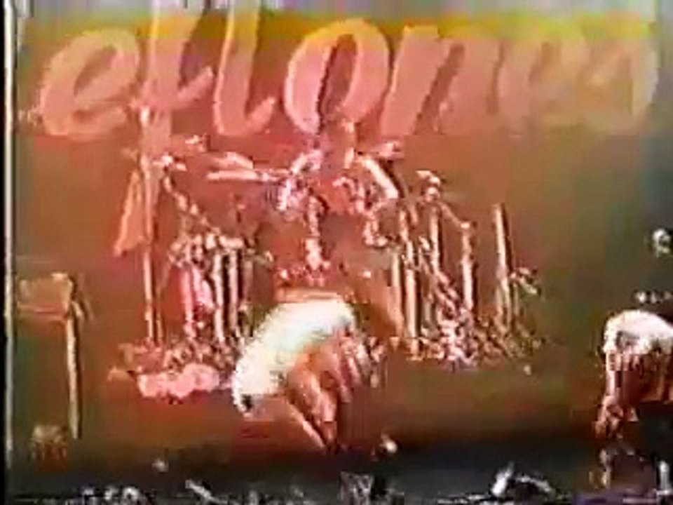 Deftones - Around the Fur (clip)