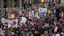 Miles marchan contra austeridad en Londres